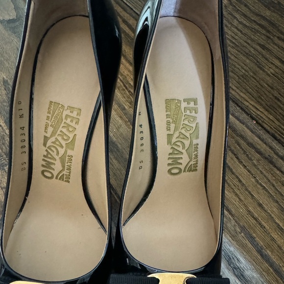 Salvatore patent leather vara bow pumps - Picture 9 of 9